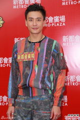 组图：黄宗泽自曝单身 尴尬不看陈嘉桓巨胸造型