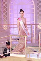 组图：2012年港姐三甲出炉 张名雅荣获冠军