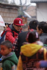 组图：爸爸去哪儿第六期海量图 萌宝帅爸卖菜忙