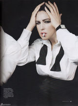 组图：莫妮卡-贝鲁奇登《ELLE》封面 烈焰红唇