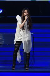 组图：群星献唱中歌榜 韩庚潘玮柏劲歌热舞