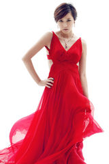 高清：徐静蕾小黑裙秀美腿 自言比杜拉拉更敞亮 