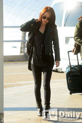 组图：宋智孝成宥利韩智慧便装现身机场赴香港