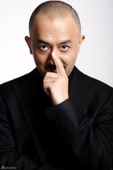 组图：男人四十方显魅力 姚橹拍质感大叔写真