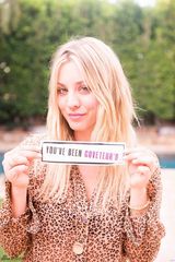 组图：“佩妮”凯莉-库科拍写真大展随性之美