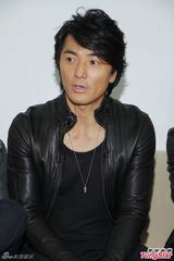 组图：古惑仔开唱禁另一半现身 陈小春称难交代