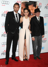 组图：《锈与骨》好莱坞首映 玛丽昂白裙美艳动人