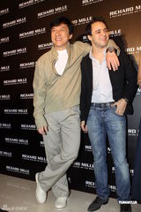 高清组图：刘涛秀白皙香肩 和成龙、F1车手同台