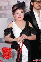 组图：香港金像奖红毯 郑秀文杨千嬅等女星争艳