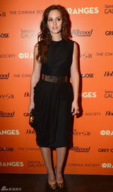 组图：莉顿-梅斯特黑裙妩媚亮相电影活动