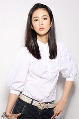 组图：孙梅竞清新写真曝光 青春干练纯真洒脱