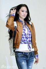 组图：《致命闪玩》主演方力申张馨予拍摄海报