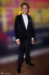 组图：明道时尚造型亮相红毯 将发行新专辑