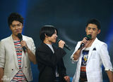 组图：迟帅高昊亮相《记歌词》幽默恶搞