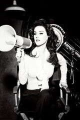 组图：凯蒂-佩里黑白视觉大片展妖娆风情