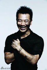 组图：吴樾新写真曝光 展现硬朗外表下的温情