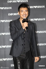 组图：金城武展型男魅力 捞完金不受访低调玩快闪