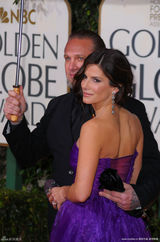 高清组图：桑德拉-布洛克透视紫裙现身 大展性感