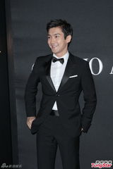 高清图：崔始源赞美章子怡 穿正装绅士儒雅