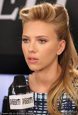 组图：斯嘉丽查斯坦同台争艳 库妮丝显憔悴