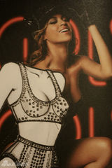 组图：碧昂斯巡演造型设计 女王气场烈焰红唇