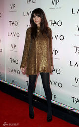 幻灯图集：克里斯蒂娜和妮可-里奇新年美艳PK