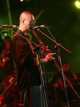 崔健压轴龙水湖音乐节首日