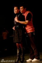 幻灯：谭晶主演《在那遥远的地方》 一人饰两角