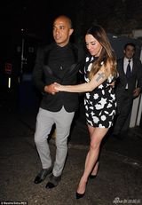 组图：贝嫂庆40岁生日小贝陪伴 辣妹马汀等齐贺