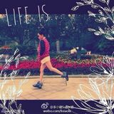 组图：李小璐贾乃亮携女美国度假 奢华房车曝光