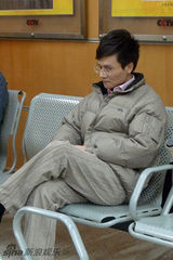 幻灯图：流行语霸占春晚四审 郭达黄宏节目反响平平