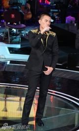 组图：快男7进6看点多 杨幂当V神华晨宇唱摇滚