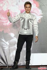 组图：明道发布首张专辑 王心凌杨谨华到场力挺