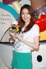 组图：徐淑敏过寿增肥 老公误以为再怀孕