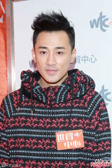 组图：林峰否认退出娱乐圈 不认识金发女生