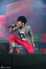 高清：青春洋溢中歌榜红五月 大风吹不散观众热情