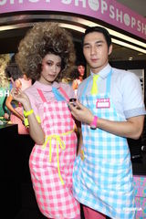 组图：林嘉绮霹雳娇妻装扮抢眼 与老公尚在蜜月期