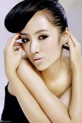 高清图：《大侦探》杨洛姿写真 秀不一样的晴小姐