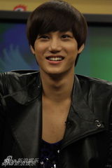 组图：EXO-K成员KAI迎接二十岁成人礼