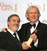 高清组图：《阿凡达》获最佳影片 主创后台笑逐颜开