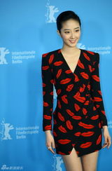 组图：《白日》见面会 桂纶镁与王学兵暧昧调笑