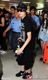 组图：SM家族结束日本演唱会返回韩国