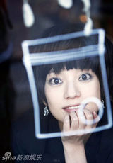 幻灯图：赵薇写真韩范儿尽妩媚 俏皮短发似90后少女