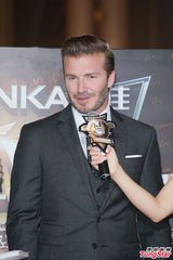 组图：榜中榜小贝贴面女主播 EXO-M西装俊朗