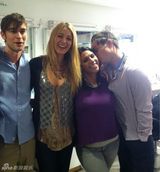 组图：《绯闻女孩》最终季片场照 众星集体玩闹