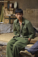 组图：演员赵义北京知青范儿写真曝光