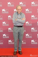 组图：导演怀斯曼独撑电影《在伯克利》发布会