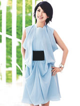 组图：许茹芸再登封面 俏媚短发显清新