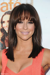 组图：詹妮弗-洛芙-休伊特紧身礼服亮相肤色性感