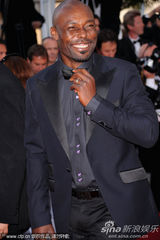 幻灯图集：《公平游戏》首映 娜奥米-瓦茨白色长裙